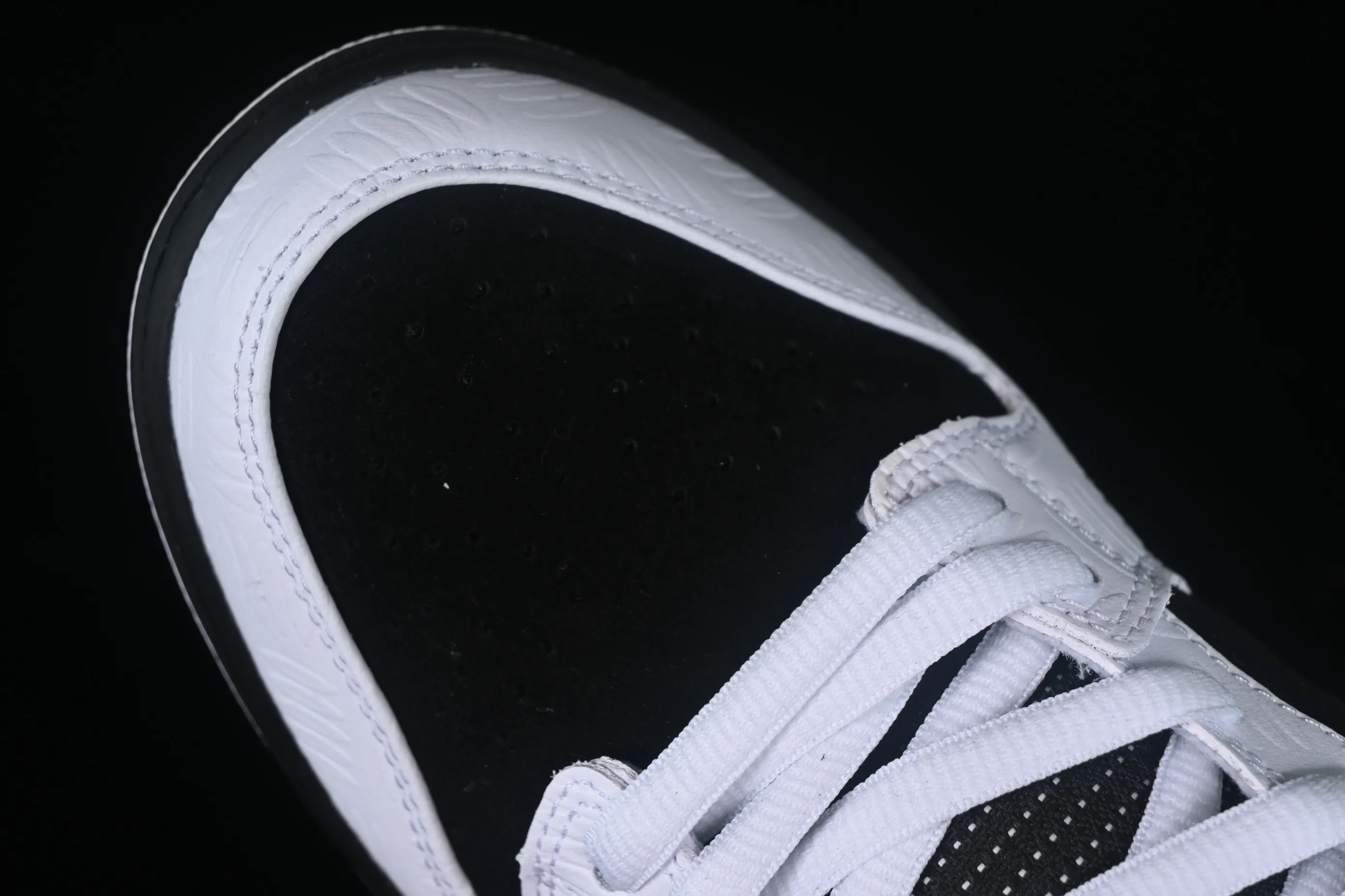 All categories Nk SB Dunk series Nk SB Dunk Low low-top sneakers Z version Tightbooth x Nk SB Dunk joint model Reverse Panda SB low-top casual sports skateboard shoes FD2629-100